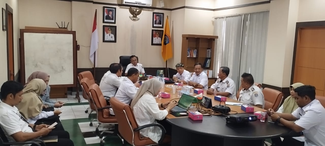 Lurah, beserta Kasi Tata Pemerintahan dan Staf Mengikuti Rapat Koordinasi Terkait Akses Jalan yang dimpimpin Oleh Sekretaris Daerah